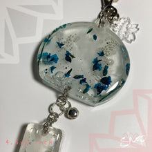 Load image into Gallery viewer, Blue Flower Large Shaker Furin